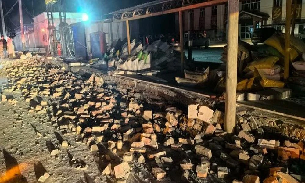 Σεισμός στην Κίνα: Τουλάχιστον 3 νεκροί από το χτύπημα του Εγκέλαδου